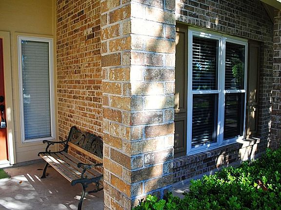 5th image of 804 Essex Dr