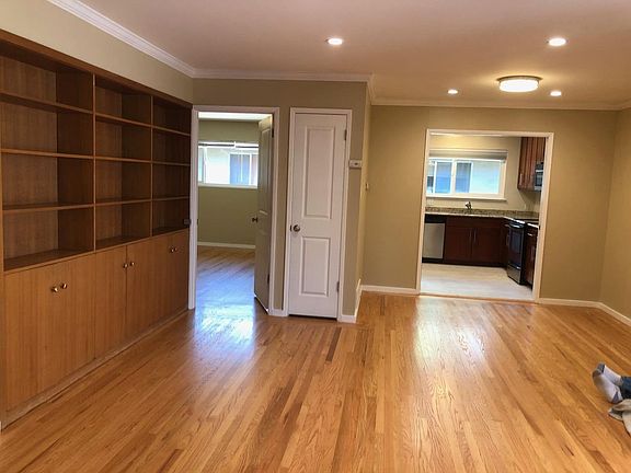 4th image of 220 Waverley St #5
