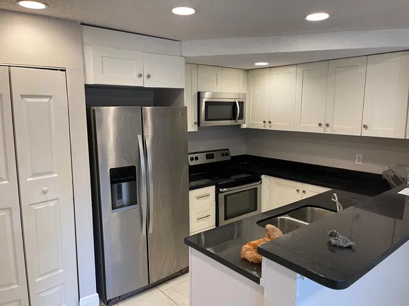 5844 Blueberry Ct #68, Fort Lauderdale, FL 33313