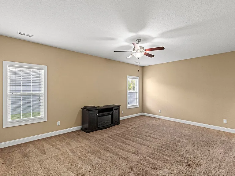 260 Cuddy Ct — Photo 15
