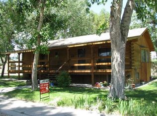 690 Washakie St, Lander, WY 82520