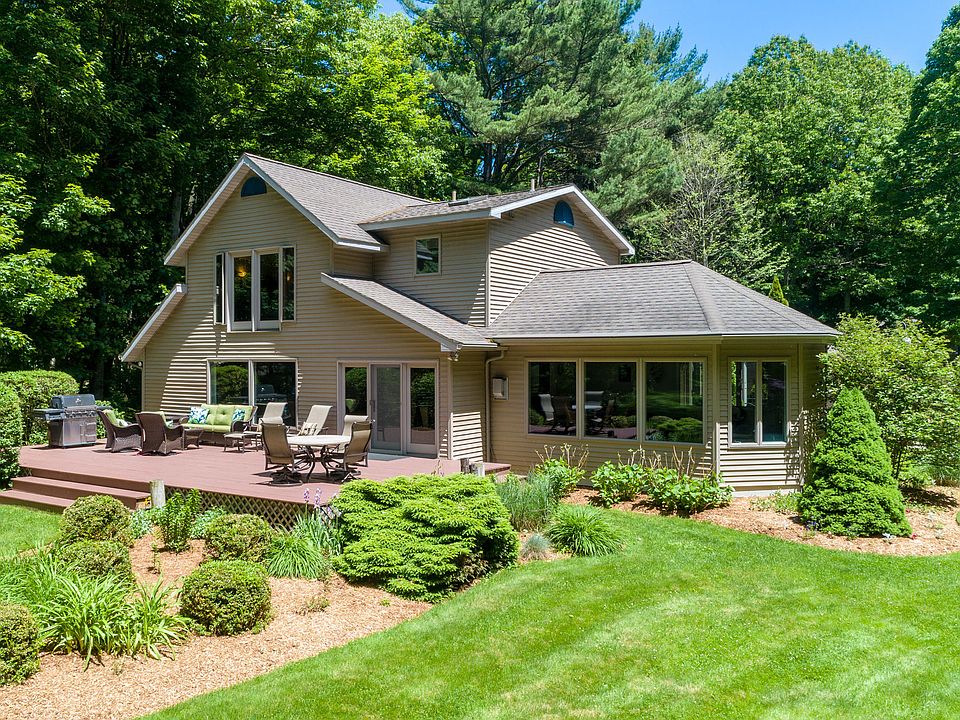 1st image of 2761 Scenic Dr