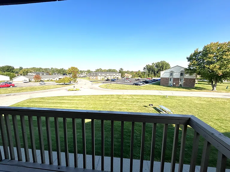 Windsor Place Apartments — Photo 45
