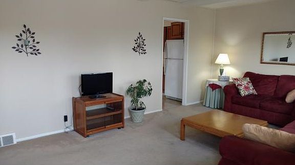 3rd image of 7 Pratt Ct