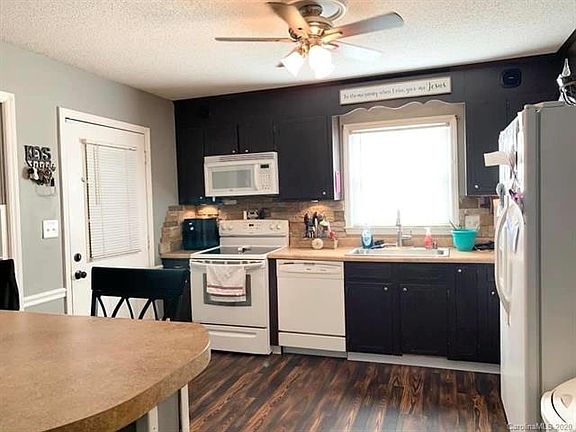3rd image of 153 Kingswood Dr