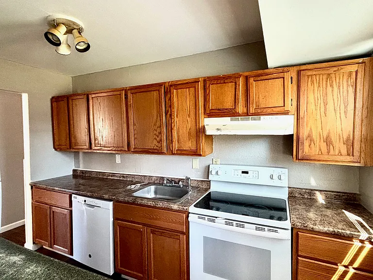 204 Tay Rd — Photo 2