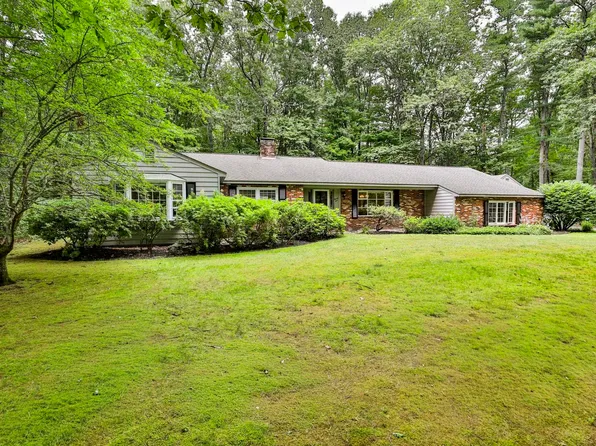24 Cricket Hill Drive, Amherst, NH 03031