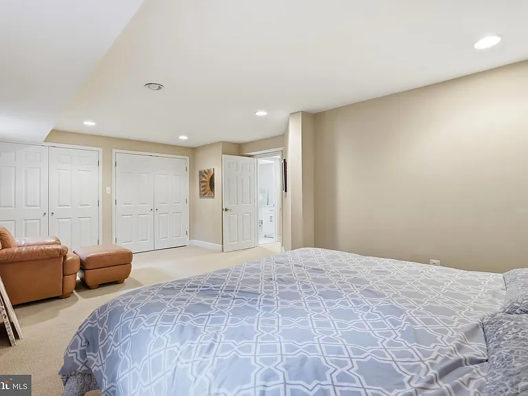 7715 Crossover Dr — Photo 65