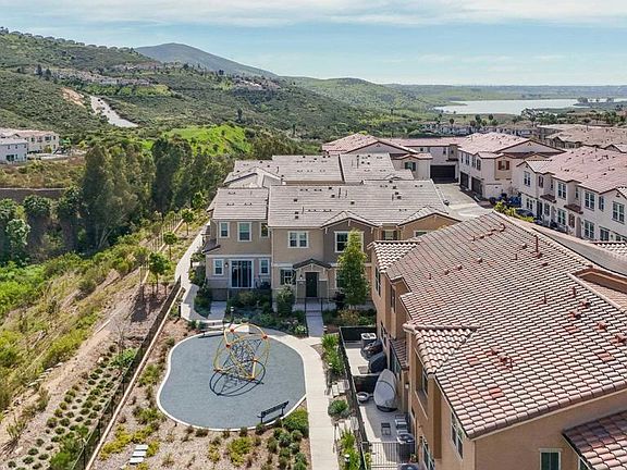 5th image of 10443 Graphite St