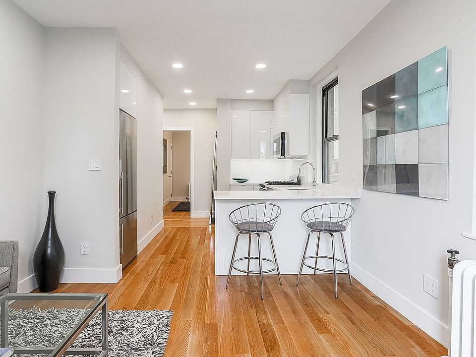 1st image of 608 Cathedral Pkwy Unit Penthouse 3
