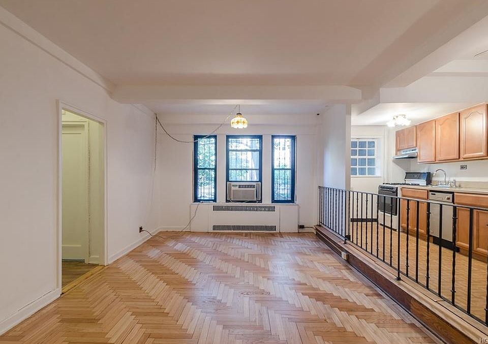 1st image of 62 Park Ter W APT A19