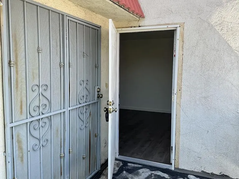2377 Exeter Dr — Photo 4