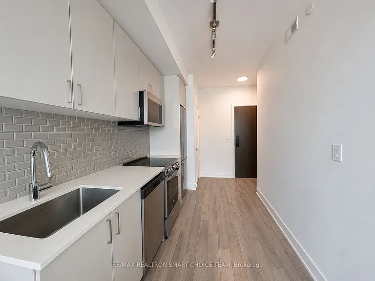 1005 Dundas St E #117 — Photo 7