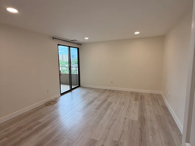 800 N Pearl St #611 — Photo 3