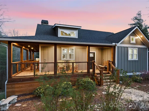 65 Sky Vista Ln, Hendersonville, NC 28792