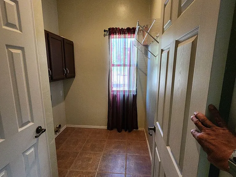 1050 W Rochin Rd — Photo 22