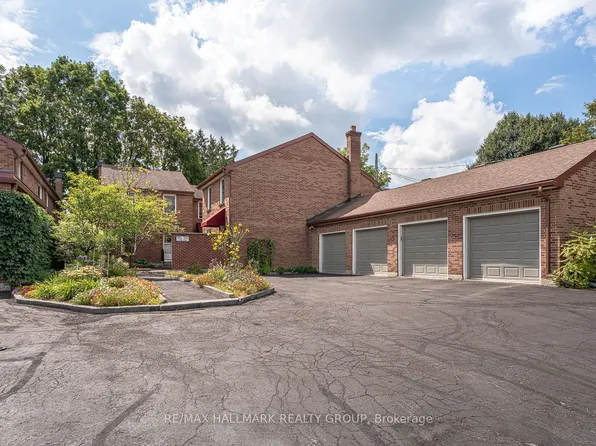 1898 Russell Rd #2, Ottawa, ON K1G 1L6