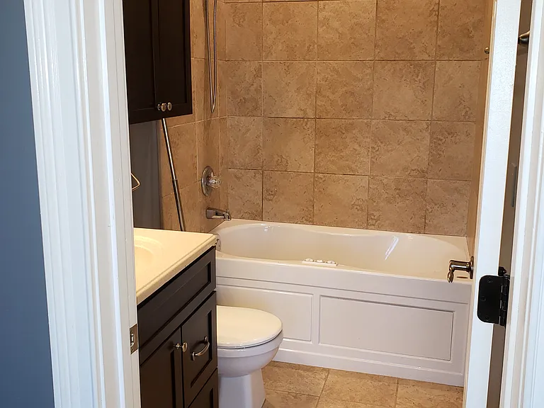 1030 Greenwood Ave NE #C — Photo 10