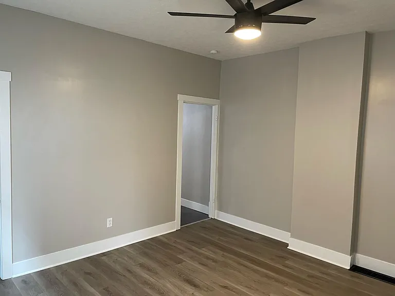 524 E Jenkins Ave — Photo 2