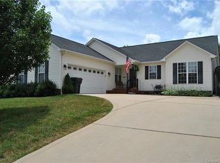 824 Carole Summey Dr, Dallas, NC 28034