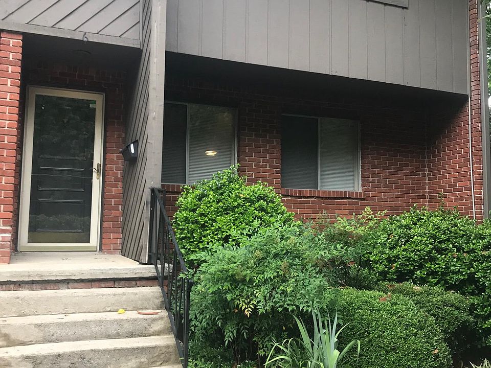 End Unit Townhome Entry