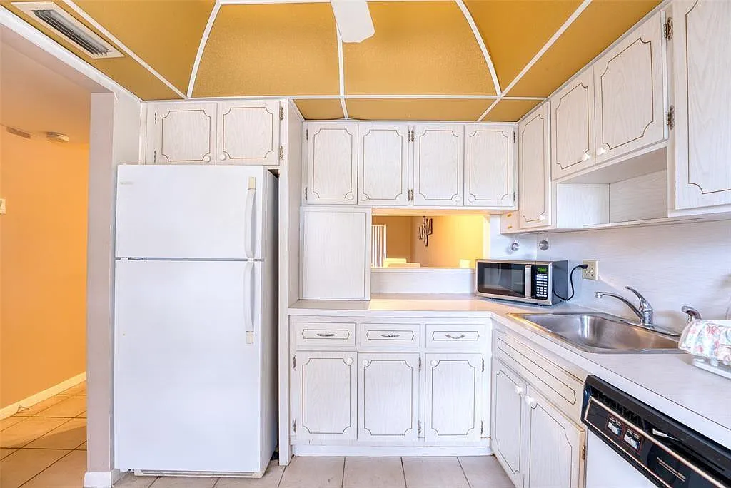1 bed, 1.5 bath, 775 sqft, $1,700 — Photo 4