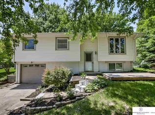 21524 Old Coach Rd, Elkhorn, NE 68022