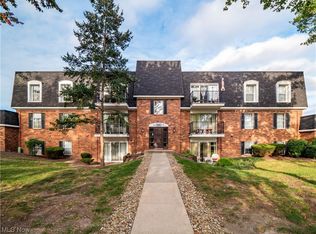 1900 King James Pkwy APT 103, Westlake, OH 44145