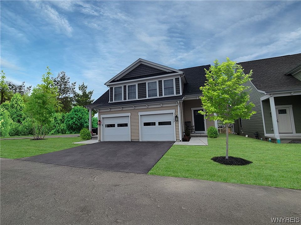 1st image of 802 Carriage Ln