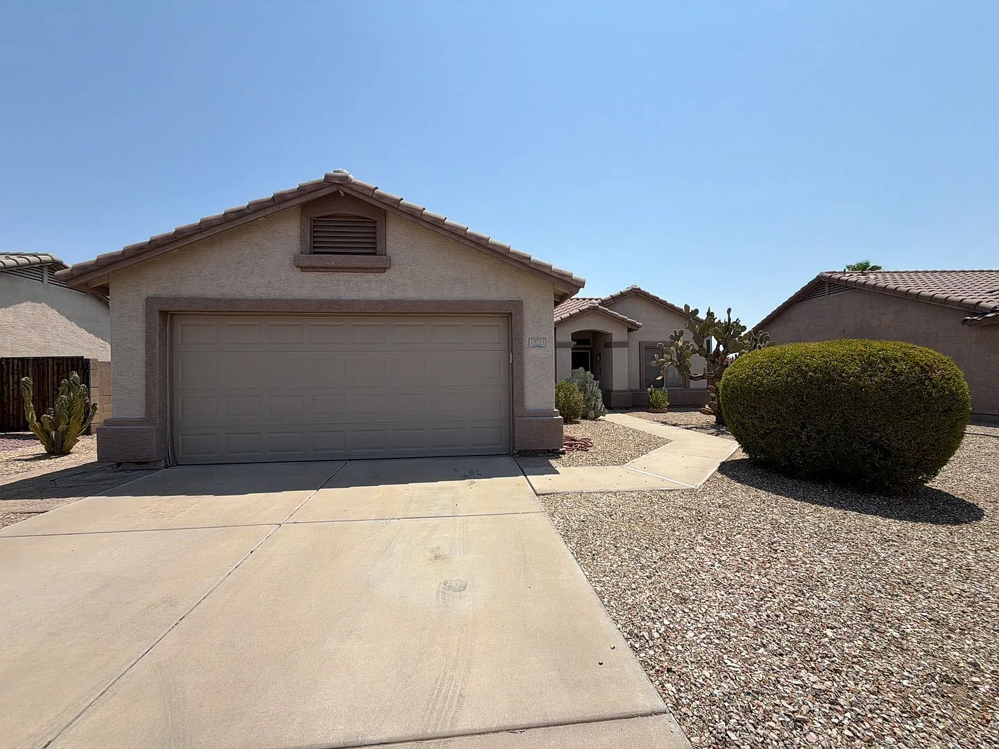 3 bed, 2.0 bath, 1437 sqft, $2,000 — Photo 1