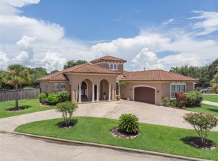 914 Quintana Roo Pl, Seabrook, TX 77586
