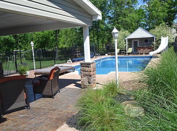 4th image of 278 South Ln