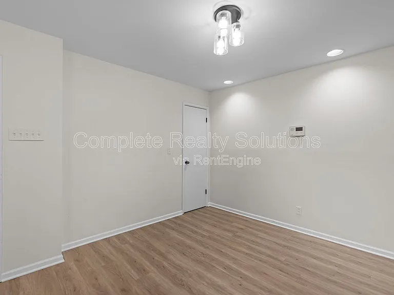 560 Bardot Dr — Photo 13