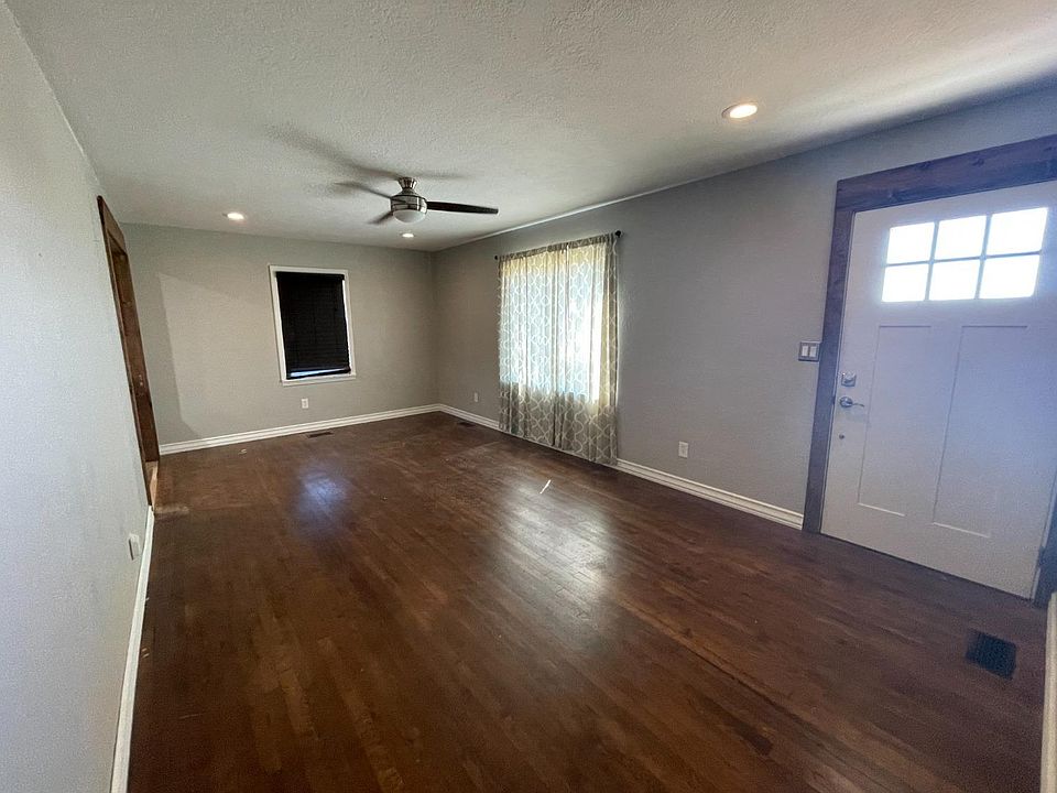 1st image of 805 N Stanton Ave