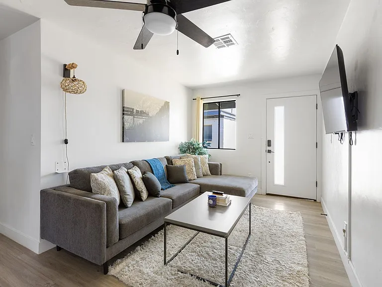 6616 E Avalon Dr #4 — Photo 5