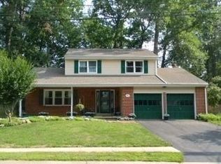 907 Pickett Ln, Newark, DE 19711