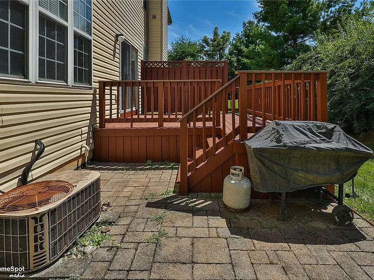 8149 Cross Creek Cir — Photo 47