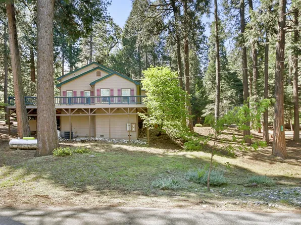 6835 Diamond Dr, Pollock Pines, CA 95726