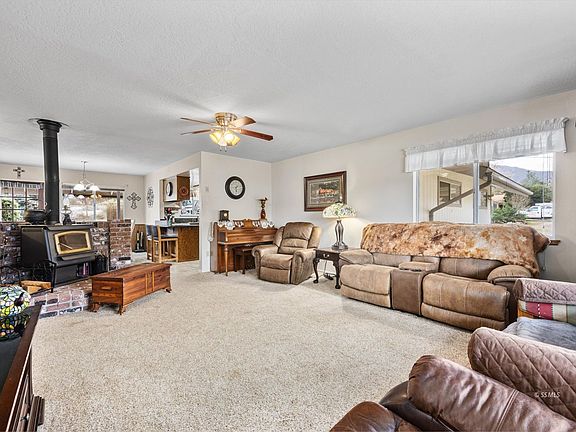 4th image of 3816 Indian Rock Rd