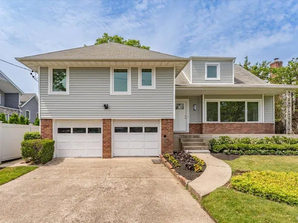 890 Carol Court, Woodmere, NY 11598