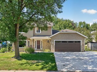 11005 45th Ave N, Plymouth, MN 55442