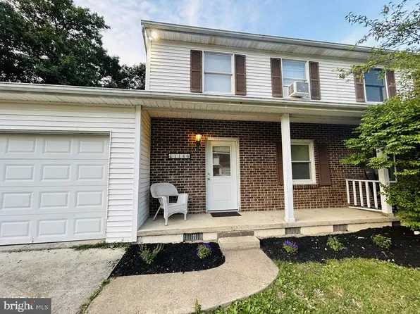 1146 Creekside Dr, Altoona, PA 16601