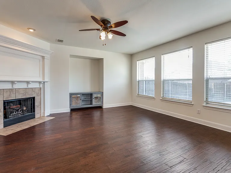 14575 Daneway Dr — Photo 25