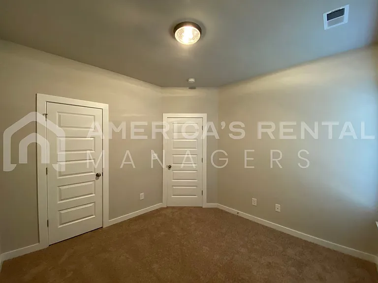 146 Wisconsin Ave — Photo 19