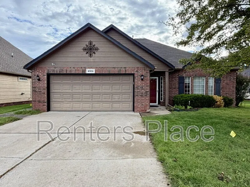 3 bed, 2.0 bath, 1704 sqft, $1,895 — Photo 1