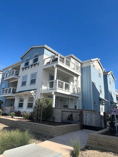 Building Photo - 935 Madonna Rd #101