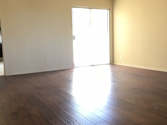 4th image of 4613 W 132nd St