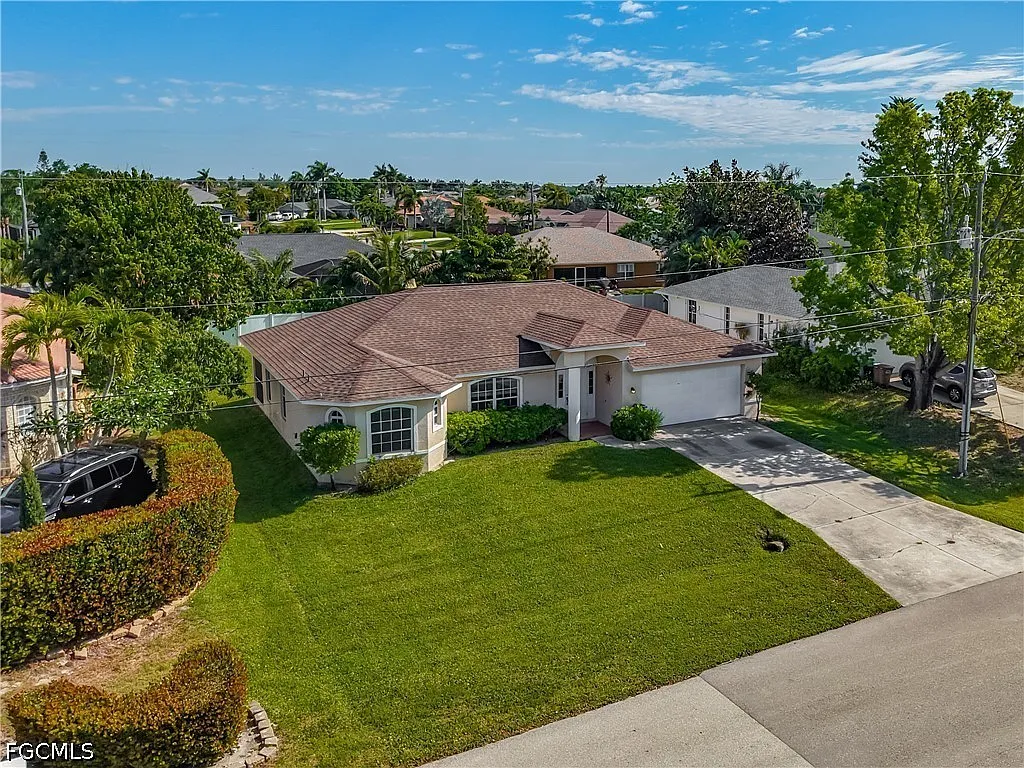 4 bed, 2.0 bath, 2047 sqft, $2,000 — Photo 3