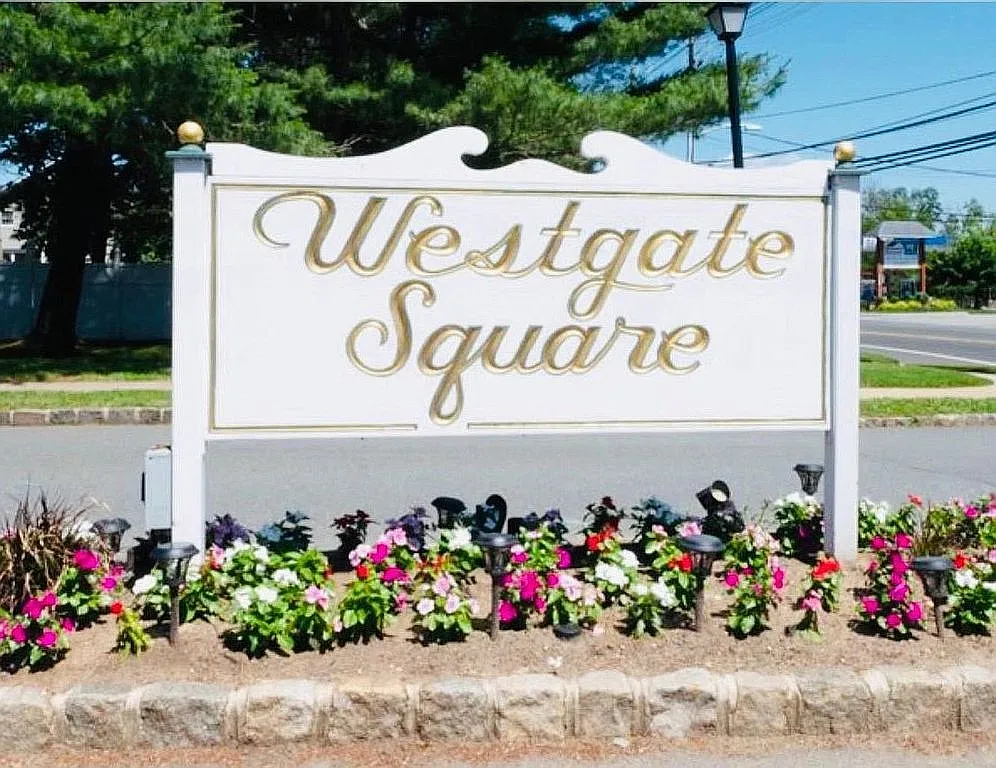 240 Westgate Dr photo 1