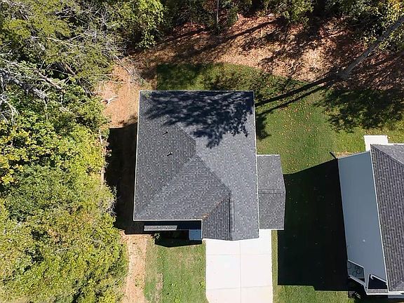 4th image of 218 Hamilton St